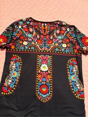 Black Floral Folk-Print Short Sleeve Tee